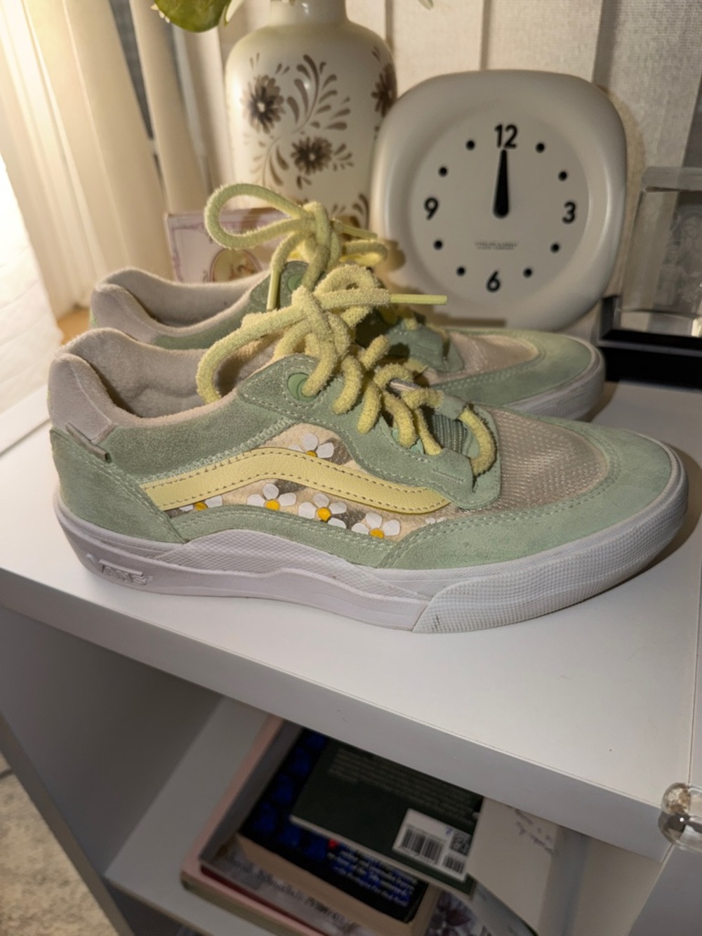 Vans Kids Low-Top Sneakers in Light Green & Yellow Daisy Print